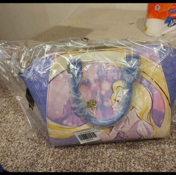 Loungefly Disney Tangled Rapunzel & Pascal Satchel Mini Purse in hand SEALED - Picture 4 of 4